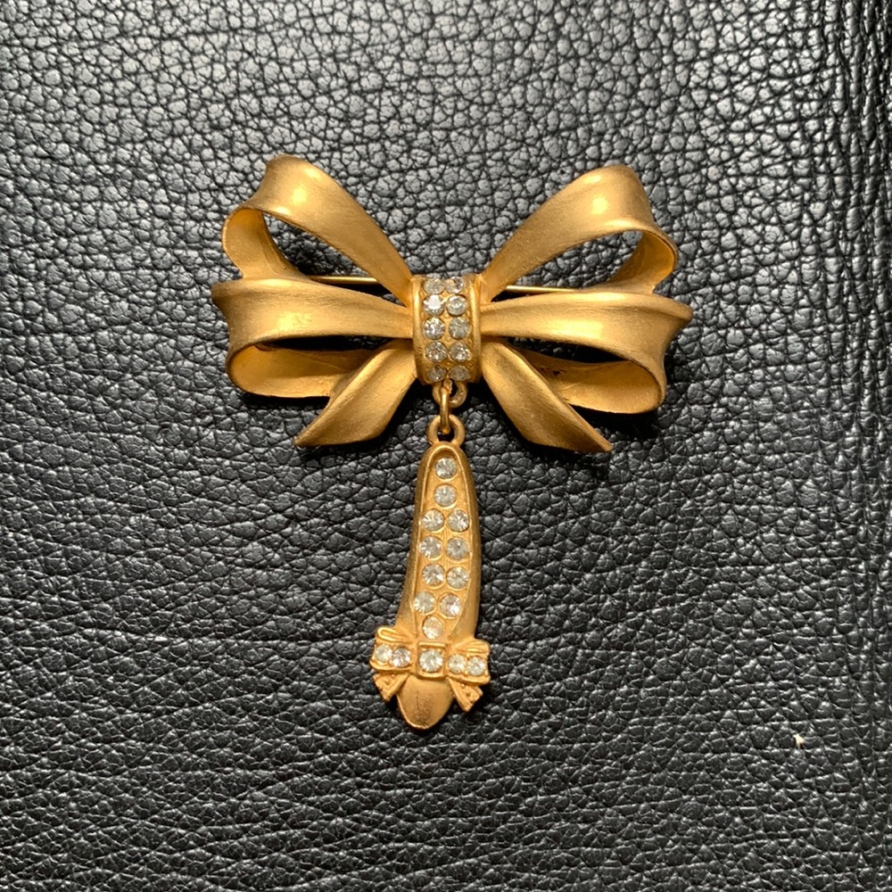 Vintage JJ Jonette brooch